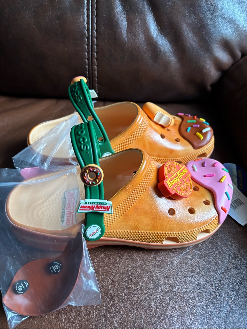 Crocs Krispy Kreme Sprinkle Donut Clogs - Picture 6 of 8